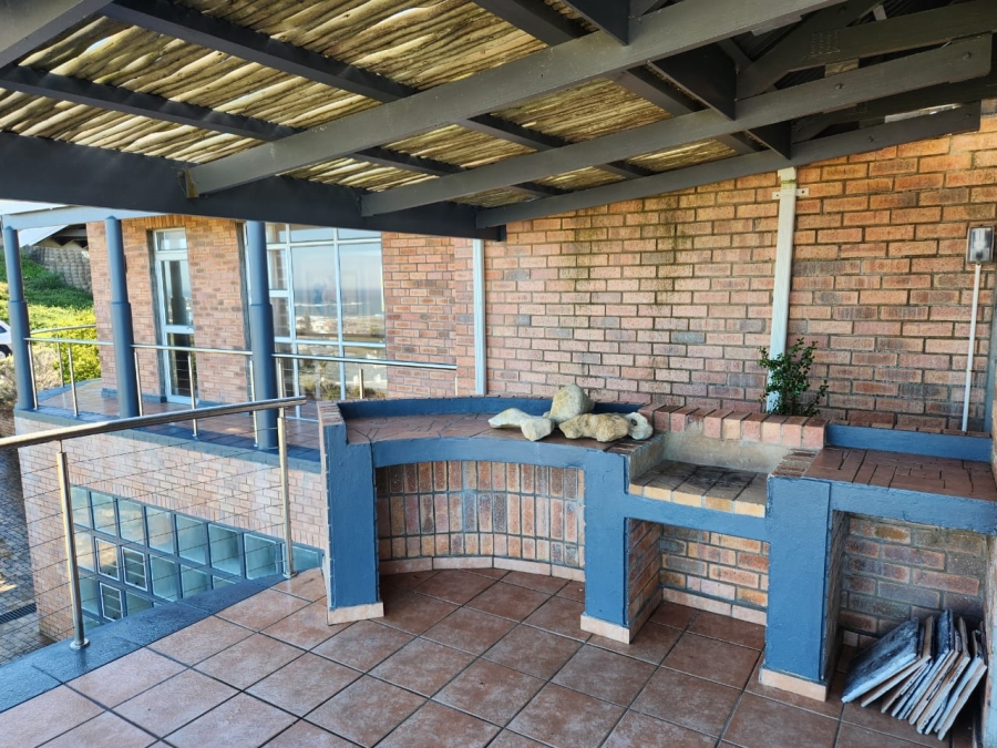 5 Bedroom Property for Sale in Jongensfontein Western Cape